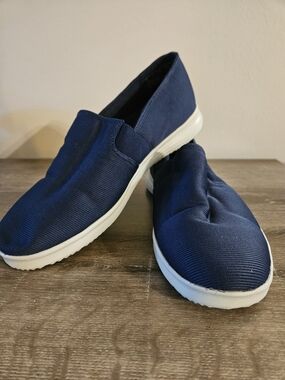 Copper Fit Navy Slip-On Casual Sneakers with White Sole